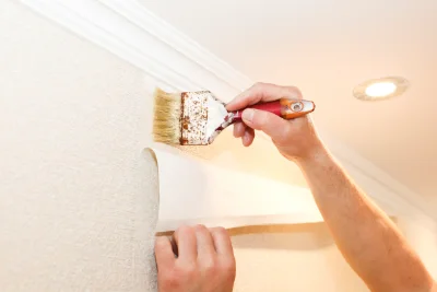 Pose de papier peint à Tiercé — revêtements muraux et toiles de verre